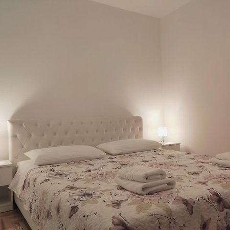 Siesta Apartments Šibenik Екстериор снимка